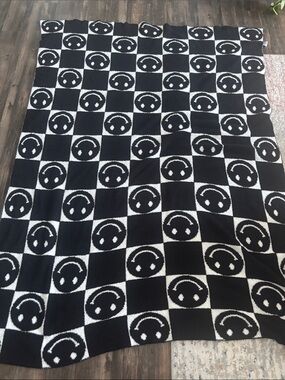 Black and White Checkerboard Smiley Knit Throw